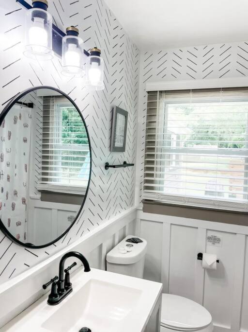 Blue Bungalow W/ Free Golf Cart 1/2 Mi From Square Covington Exterior photo