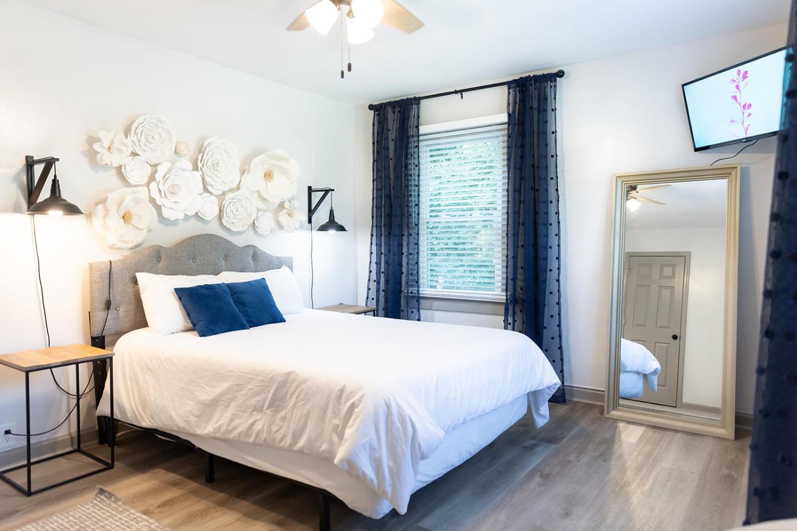 Blue Bungalow W/ Free Golf Cart 1/2 Mi From Square Covington Exterior photo